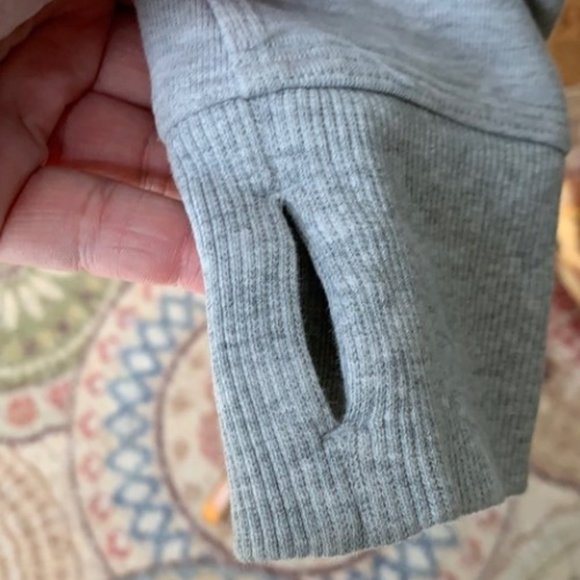 Luluelemon Snap Collar sweatshirt - Picture 5 of 5